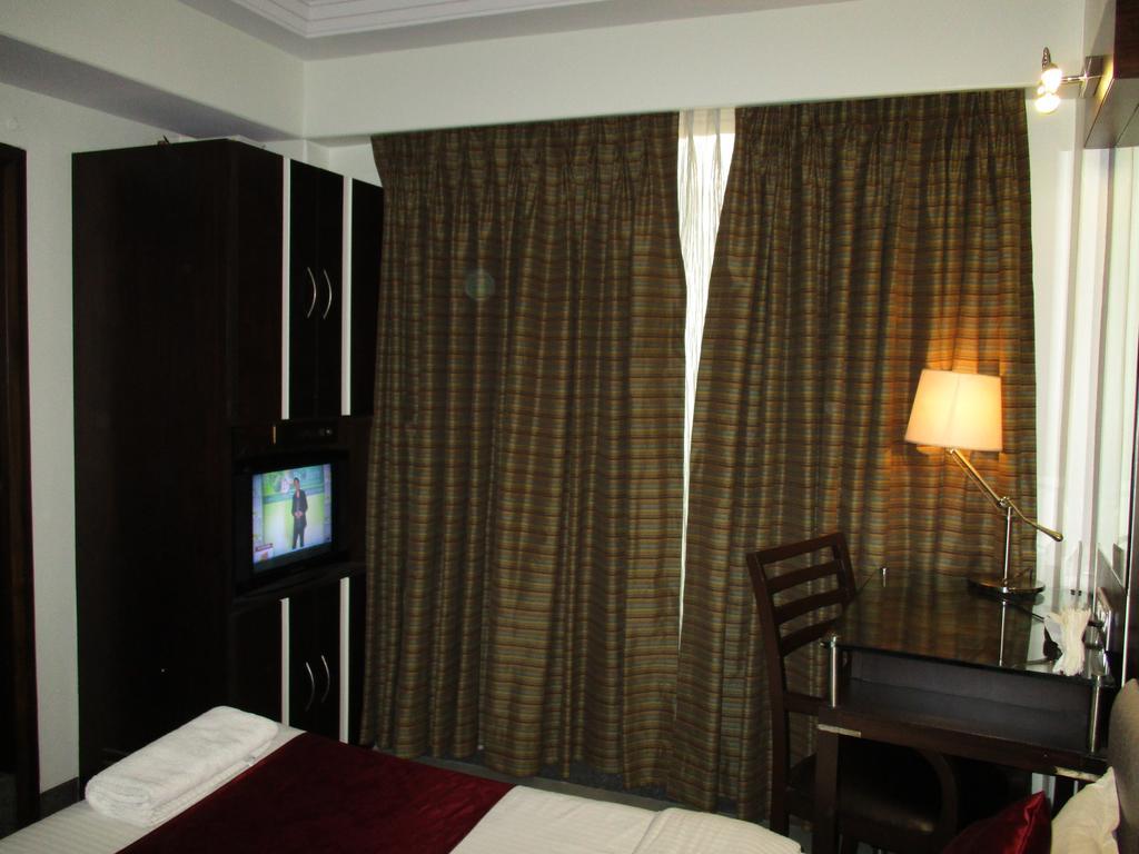 Hotel Sapna Marine Βομβάη Εξωτερικό φωτογραφία