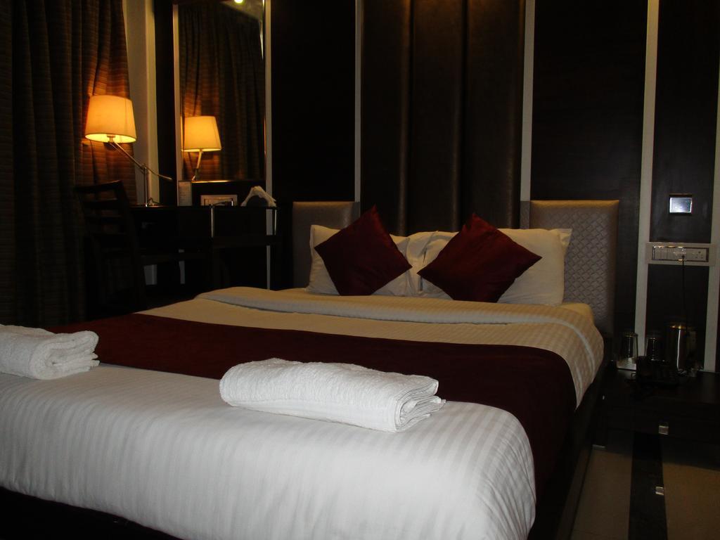 Hotel Sapna Marine Βομβάη Εξωτερικό φωτογραφία