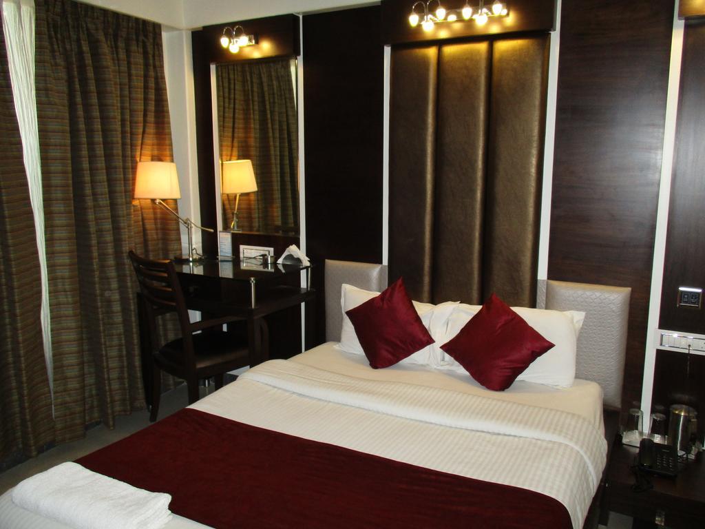 Hotel Sapna Marine Βομβάη Εξωτερικό φωτογραφία