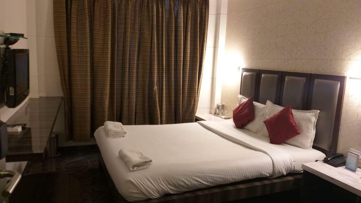 Hotel Sapna Marine Βομβάη Εξωτερικό φωτογραφία