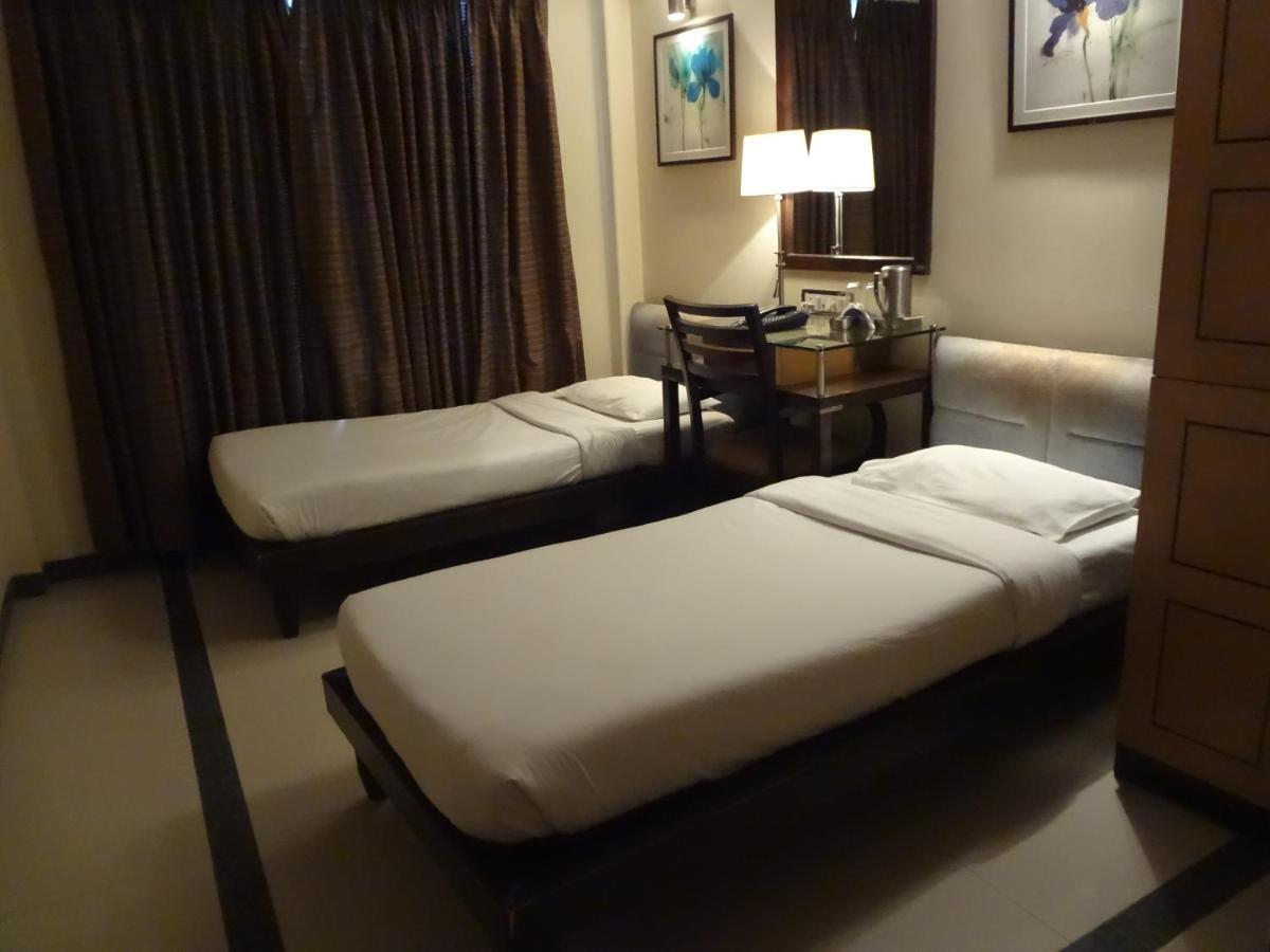 Hotel Sapna Marine Βομβάη Εξωτερικό φωτογραφία